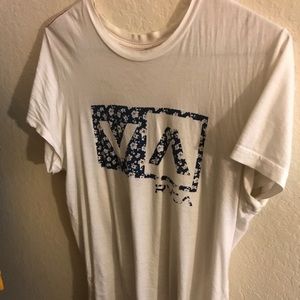 Rvca white flower shirt sleeve shirt
